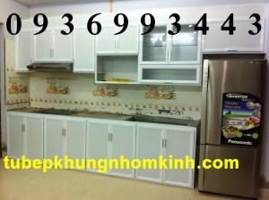 tủ bếp khung nhôm kính