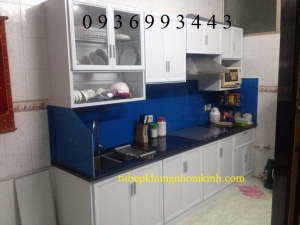 mẫu tủ bếp nhôm sơn tĩnh điện