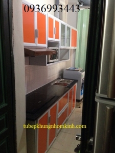 mẫu tủ bếp nhôm kính