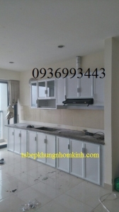 tủ bếp nhôm kính chữ I