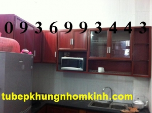 tủ bếp khung nhôm kính