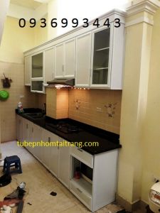 Tủ bếp nhôm trắng sơn tĩnh điên