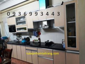 mẫu tủ bếp nhôm cánh Laminate