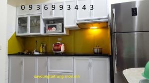 mẫu tủ bếp nhôm kính