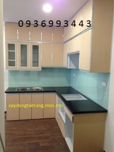 mẫu tủ bếp nhôm cánh Laminate