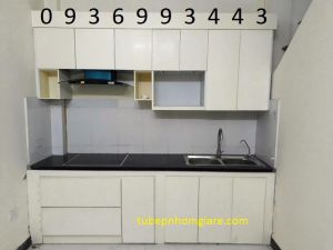 thi công tủ bếp nhôm cánh gỗ nhựa