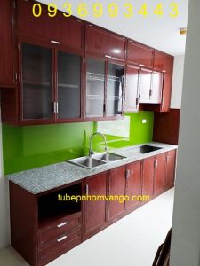 tủ bếp nhôm vân gỗ