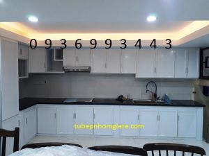 thiet ke tu bep nhom son tinh dien