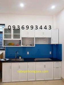 thiết kế tủ bếp nhôm kính