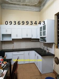 mẫu thi công tủ bếp nhôm kính