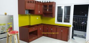 tủ bếp nhôm vân gỗ chữ L