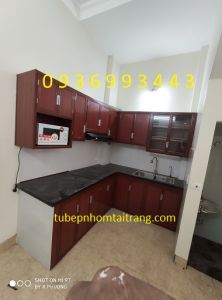 tủ bếp nhôm vân gỗ