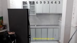 mẫu thiết kế tủ bếp nhôm sơn tĩnh điện cánh Zang Lee
