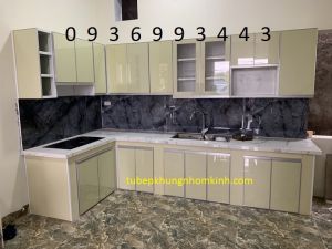 mẫu thi công tủ bếp nhôm kính cánh hệ Zang Lee