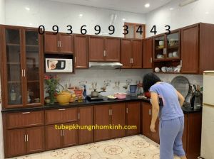 thi công tủ bếp nhôm vân gỗ