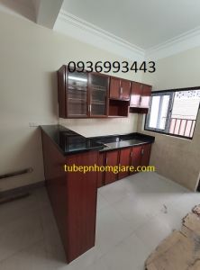 mẫu thiết kế tủ bếp nhôm vân gỗ