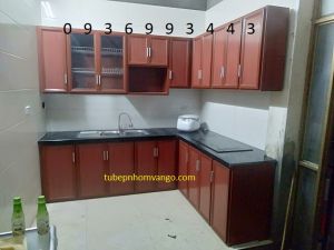 mẫu tủ bếp nhôm vân gỗ
