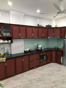 Báo giá tủ bếp nhôm vân gỗ
