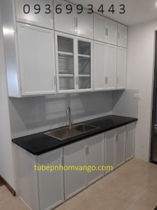 tủ bếp nhôm kính