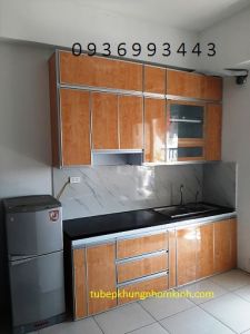 mau tu bep nhom kinh canh Laminate