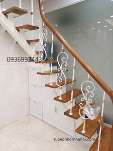 thiết kế tủ bếp nhôm gầm cầu thang đẹp
