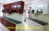 Lựa chọn tủ bếp kính sơn tĩnh điện mầu trắng hay tủ bếp nhôm vân gỗ - anh 1