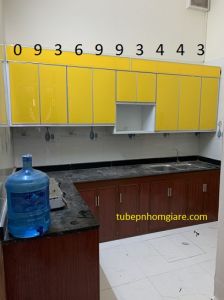 tủ bếp nhôm hỗn hợp tủ trên cánh hệ Zang Lee - tủ dưới nhôm vân gỗ