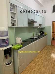 tủ bếp nhôm kết hợp cánh trên cánh hệ Zang Lee - cánh dưới cánh Laminate dán nẹp cạnh