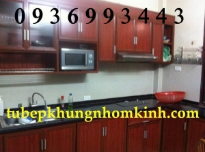 tủ bếp khung nhôm kính