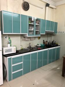 tủ bếp nhôm cánh kính 5 ly phun màu