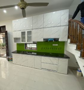 mau tủ bếp nhôm kính hiện đại