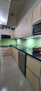 tủ bếp nhôm cánh Laminate