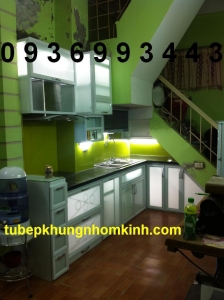 tu bep nhom kinh