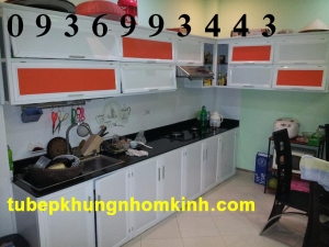tu bep nhom kinh