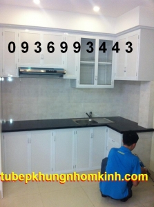 tủ bếp nhôm