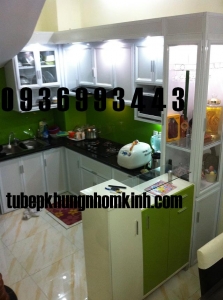 mẫu tủ bếp nhôm kính đẹp