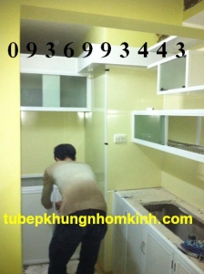 tu bep nhom kinh