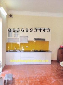 tủ bếp nhôm cánh gỗ nhựa Picomat chữ I