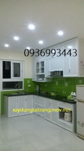thi công tủ bếp nhôm kính