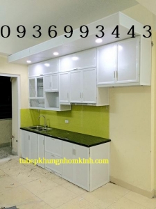mẫu tủ bếp nhôm sơn tĩnh điện