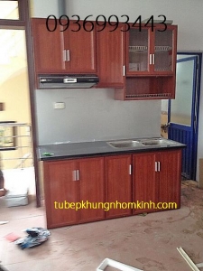 mẫu tủ bếp nhôm vân gỗ