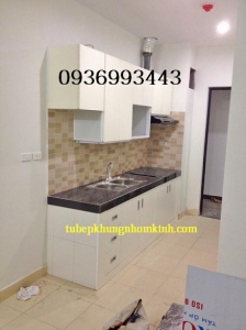 tủ bếp cánh gỗ nhựa