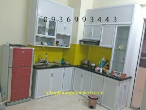 thiết kế tủ bếp nhôm kính