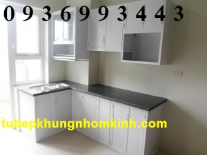 tủ bếp khung nhôm kính