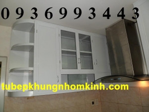 tủ bếp nhôm kính
