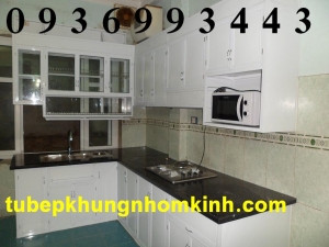 tủ bếp khung nhôm kính