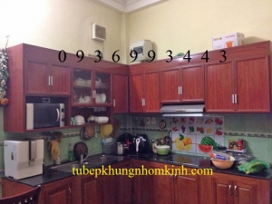 thiết kế tủ bếp nhôm vân gỗ