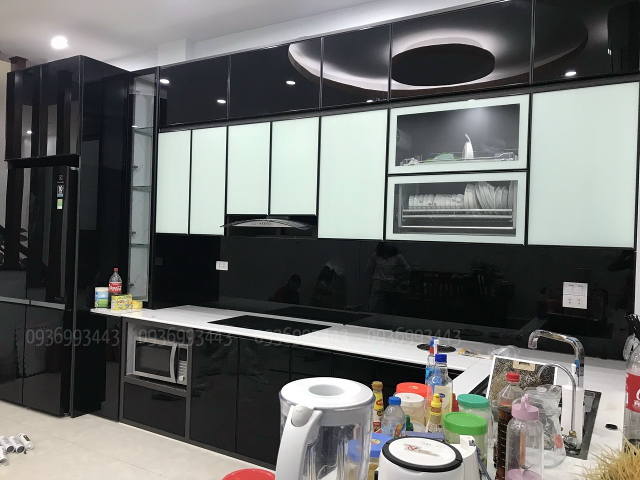 tu_bep_nhom_canh_kinh